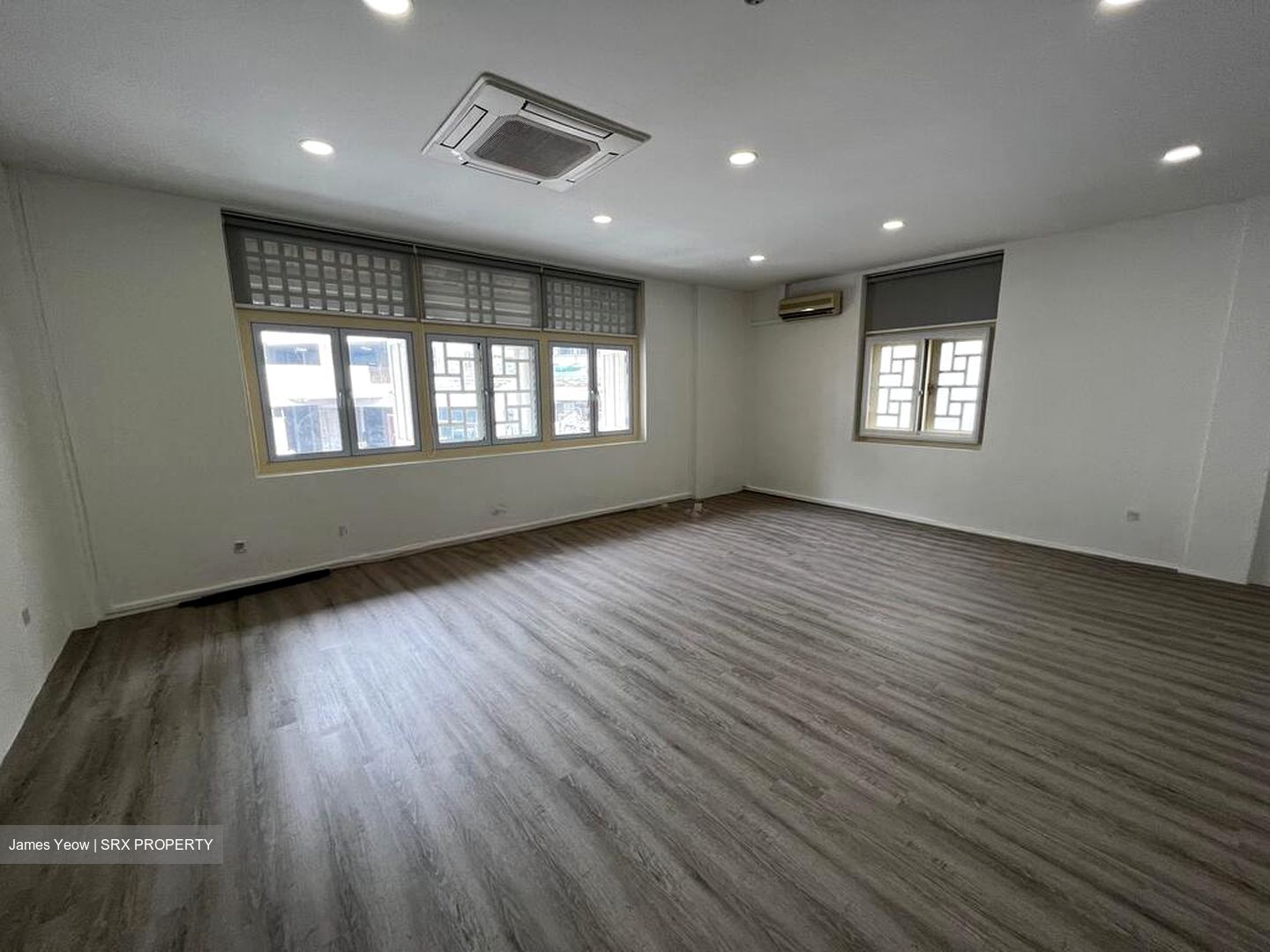 Emerald Garden (D1), Office #566779861